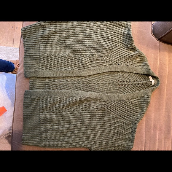 Sweater - Picture 1 of 2